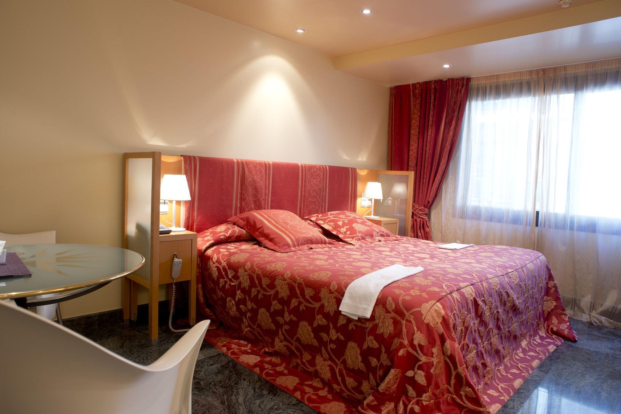 A Casa Canut Hotel Gastronomic Les Escaldes Exterior photo A bedroom at the hotel