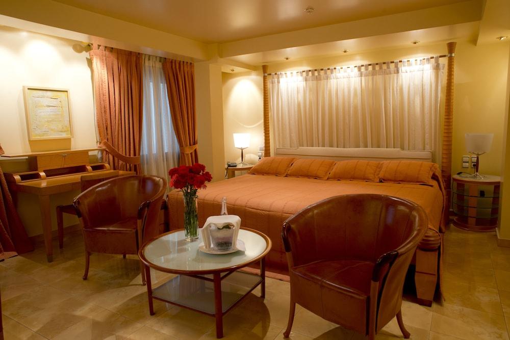 A Casa Canut Hotel Gastronomic Les Escaldes Exterior photo A suite at the Four Seasons Hotel, Bangkok