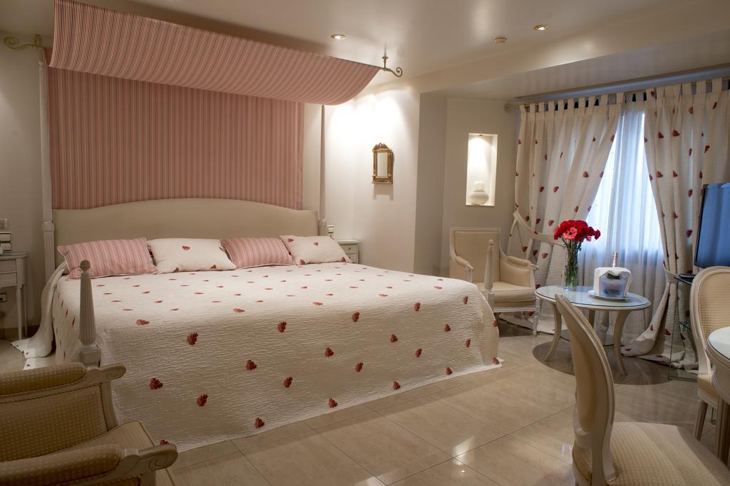A Casa Canut Hotel Gastronomic Les Escaldes Exterior photo A bedroom