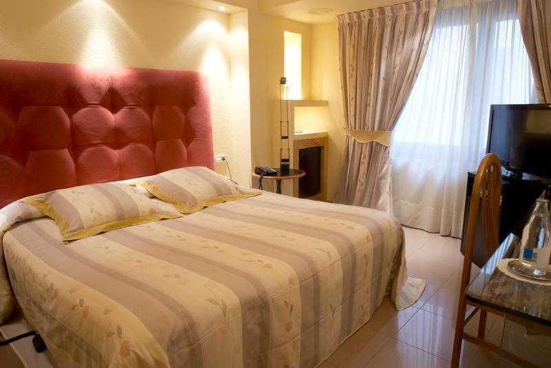 A Casa Canut Hotel Gastronomic Les Escaldes Exterior photo A room at the hotel